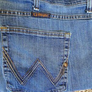 Ladies Wrangler QBaby Blue Jeans Bootcut Size 19/20 x 34